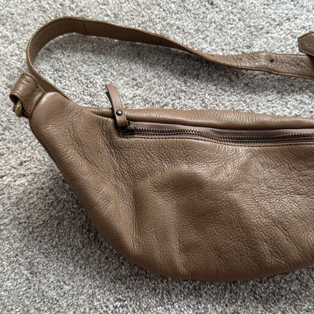 Mandrn Atlas Crossbody - Picture 4 of 8